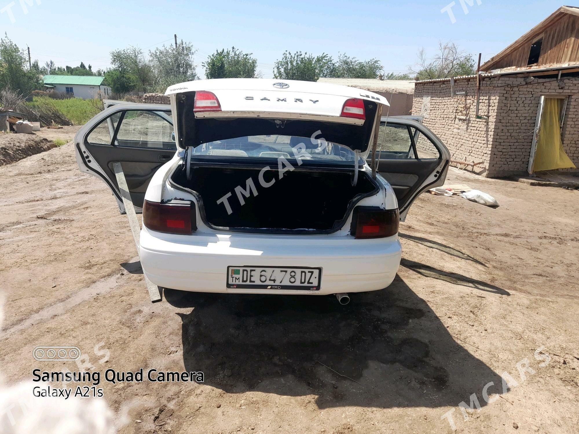 Toyota Camry 1996 - 70 000 TMT - Köneürgenç - img 3