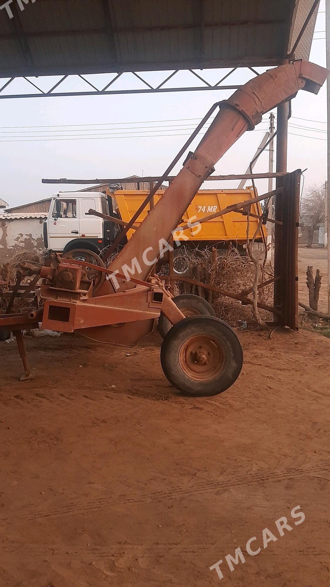 MTZ T-28 2005 - 32 000 TMT - Каракумский этрап - img 3