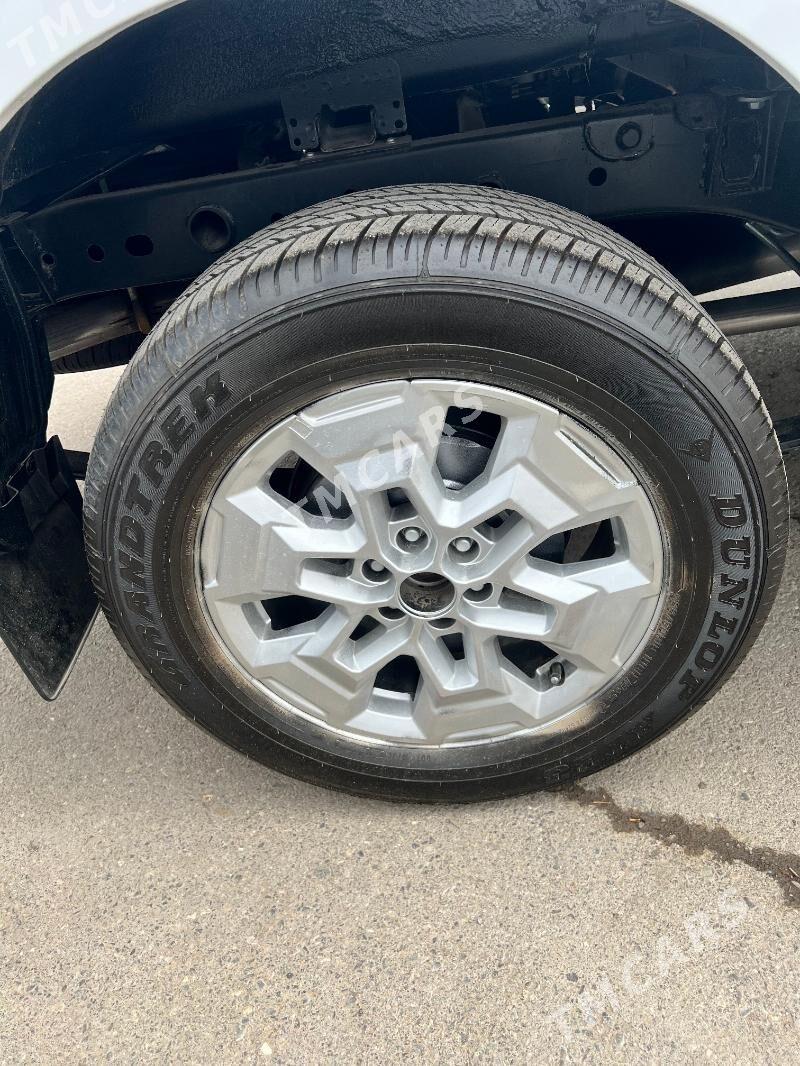 Nissan Navara 2023 - 440 000 TMT - Ашхабад - img 5