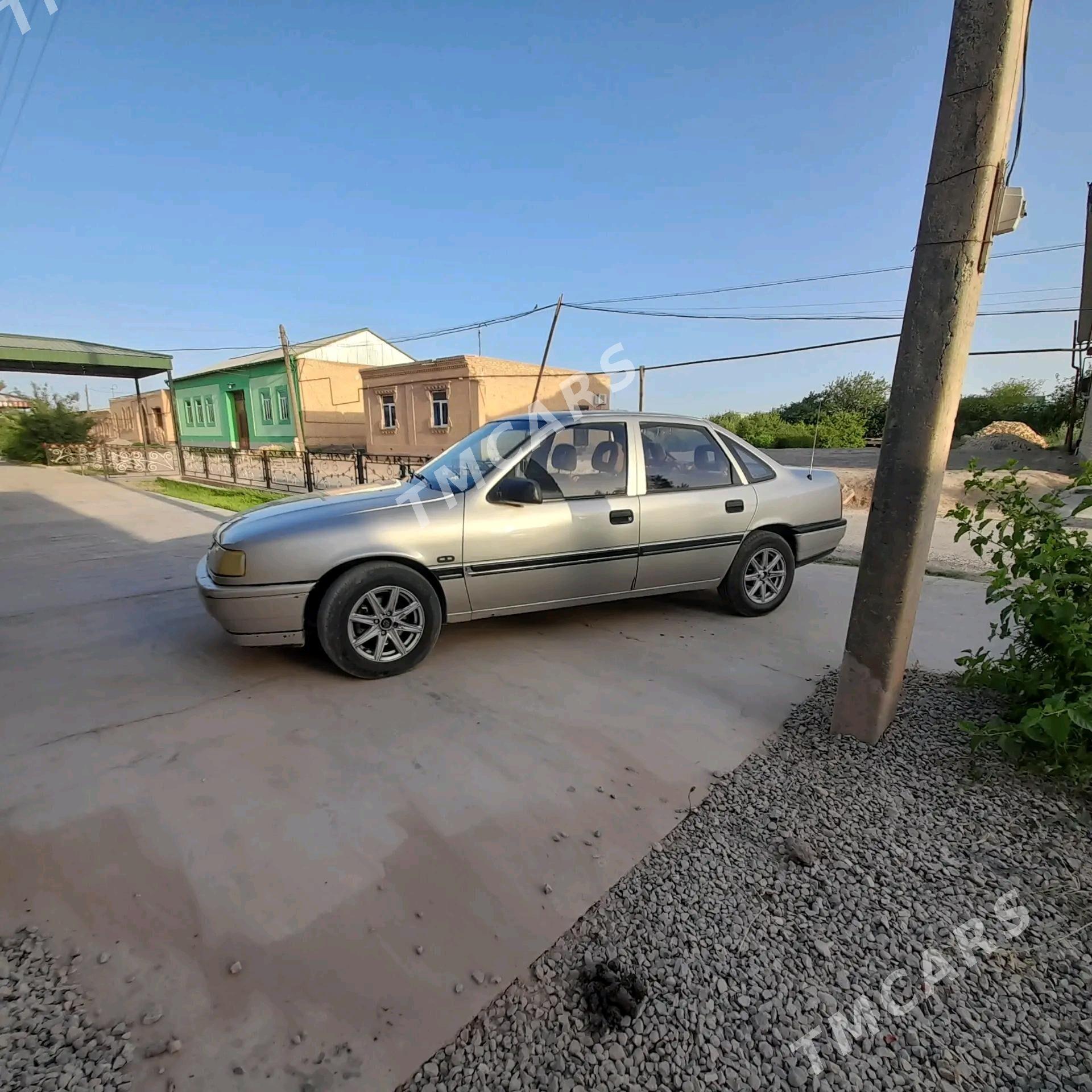Opel Vectra 1989 - 30 000 TMT - Дянев - img 6