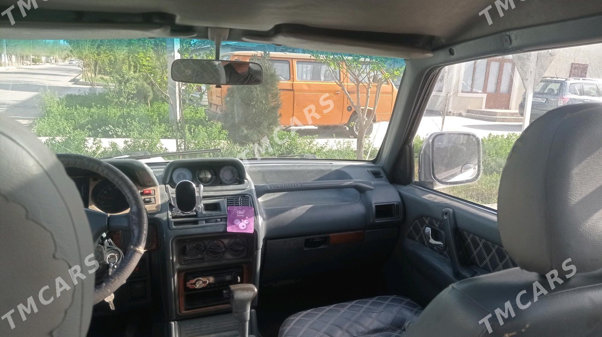 Mitsubishi Pajero 1993 - 45 000 TMT - Мары - img 5