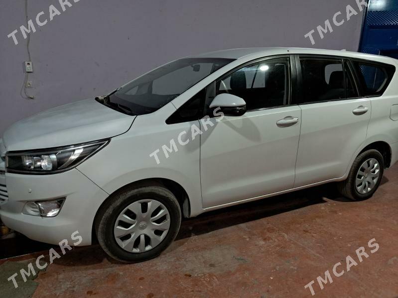 Toyota Innova 2020 - 240 000 TMT - Dänew - img 4