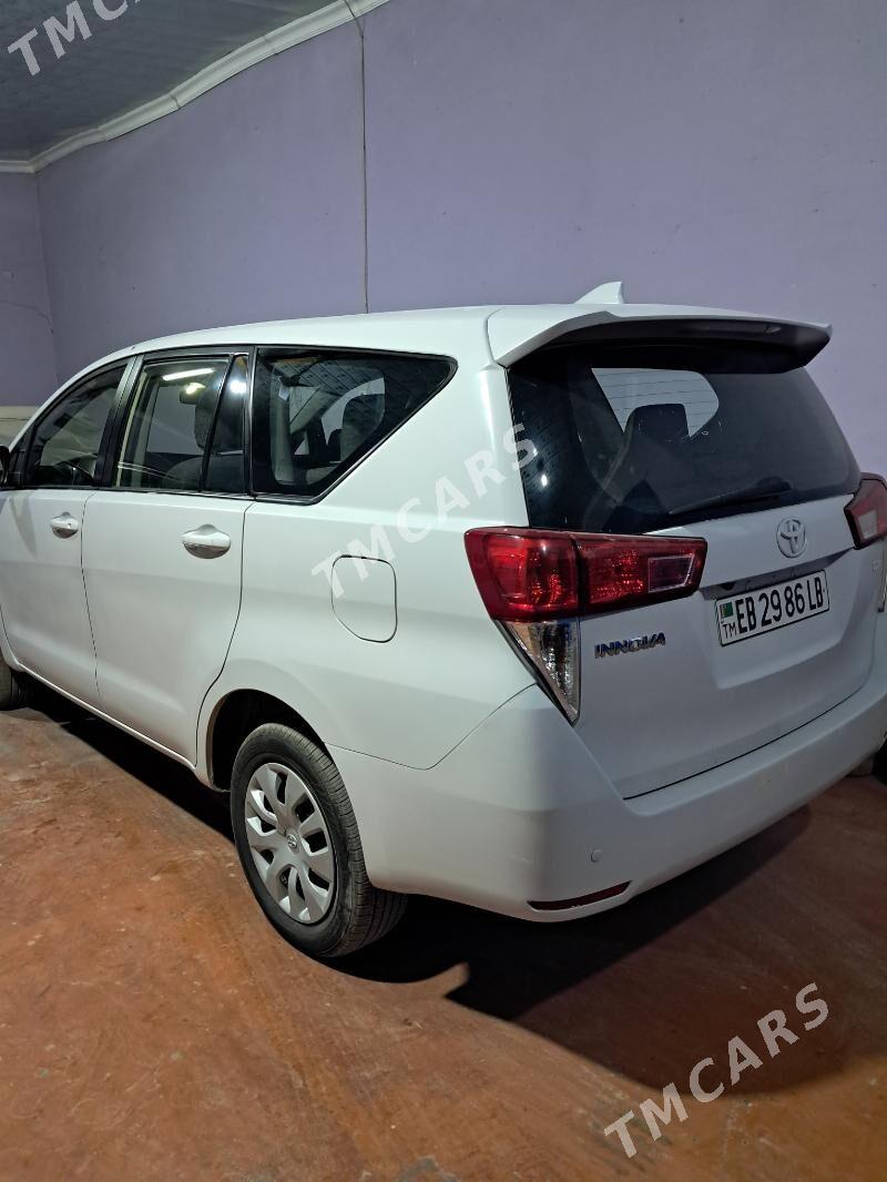 Toyota Innova 2020 - 240 000 TMT - Dänew - img 3