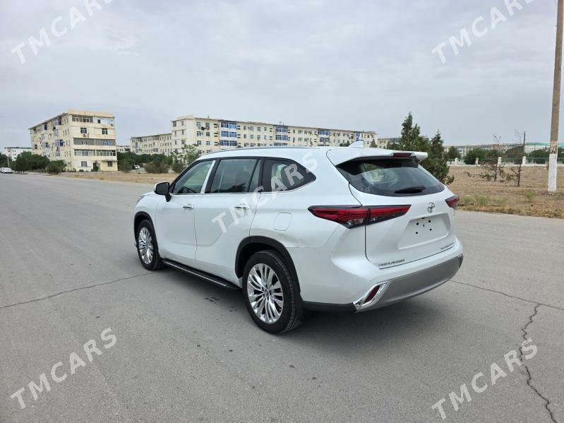Toyota Highlander 2023 - 650 000 TMT - Aşgabat - img 8