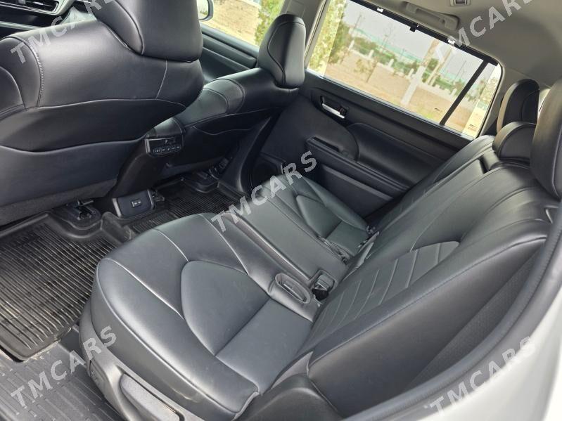 Toyota Highlander 2023 - 650 000 TMT - Aşgabat - img 9