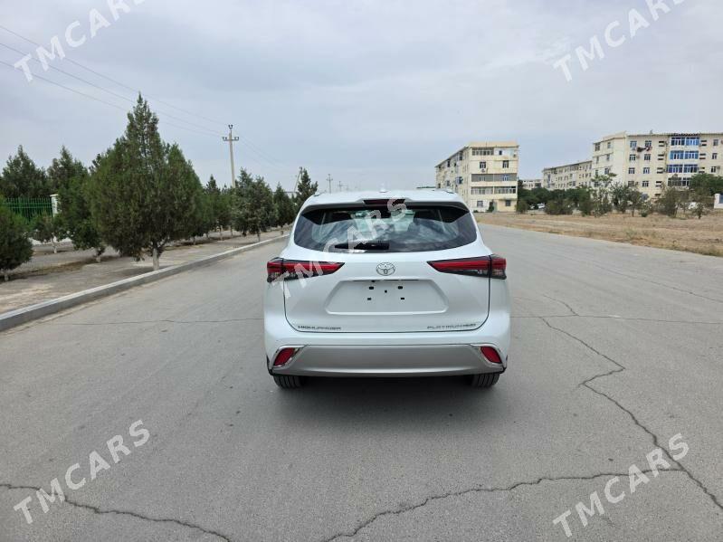 Toyota Highlander 2023 - 650 000 TMT - Aşgabat - img 7