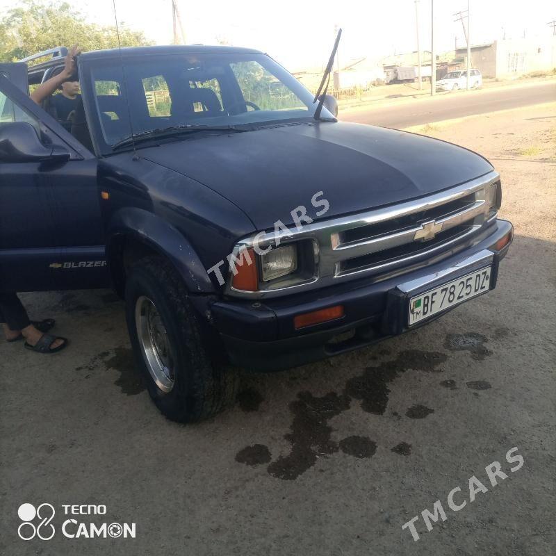 Chevrolet Blazer 1995 - 60 000 TMT - Губадаг - img 2