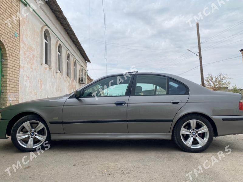 BMW E39 2002 - 100 000 TMT - Туркменабат - img 2