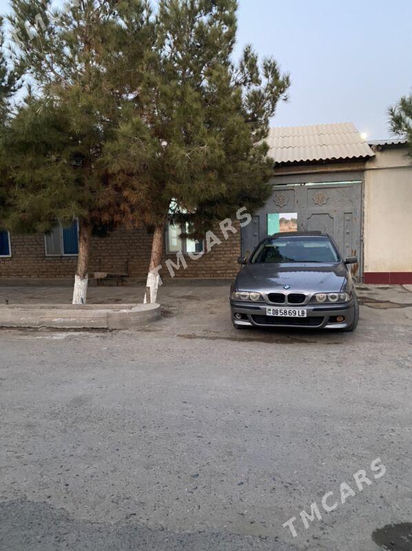 BMW E39 2002 - 100 000 TMT - Туркменабат - img 4