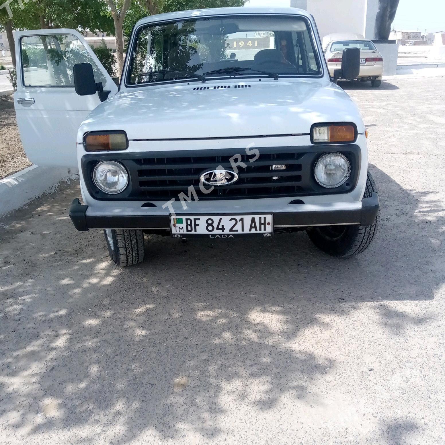 Lada Niva 2010 - 57 000 TMT - Теджен - img 4