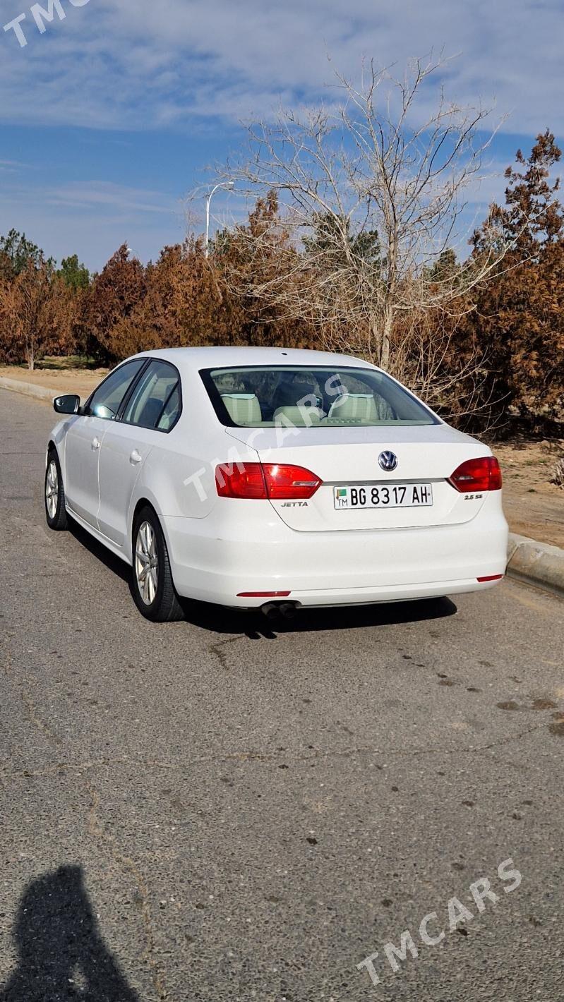 Volkswagen Jetta 2012 - 130 000 TMT - 9 мкр - img 1