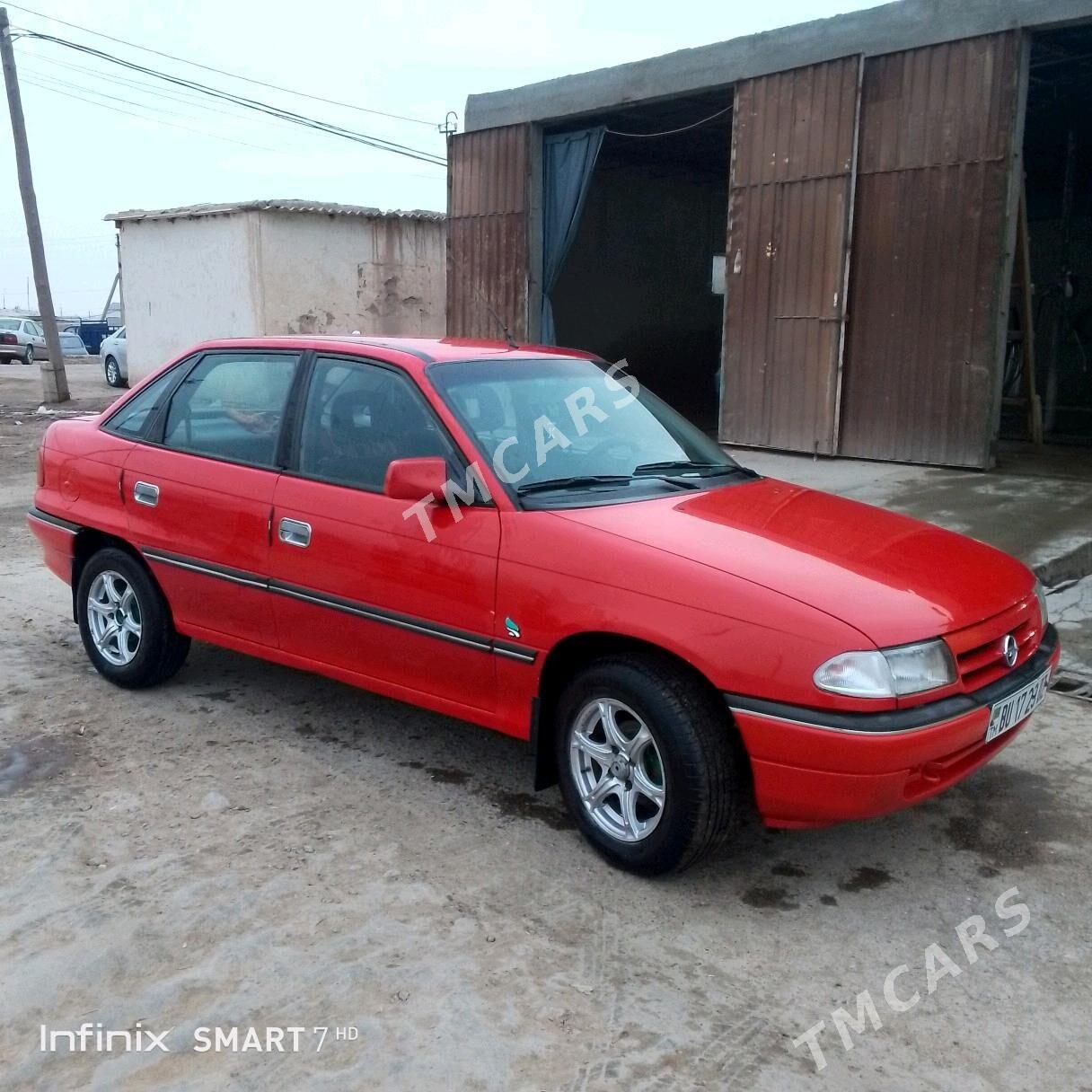 Opel Astra 1994 - 40 000 TMT - Гурбансолтан Едже - img 5