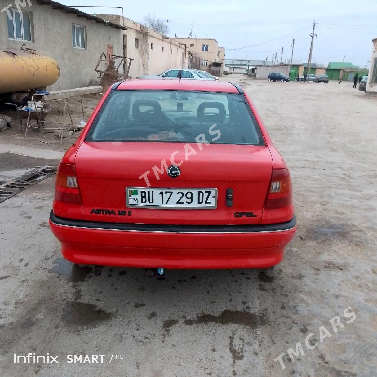 Opel Astra 1994 - 40 000 TMT - Гурбансолтан Едже - img 3
