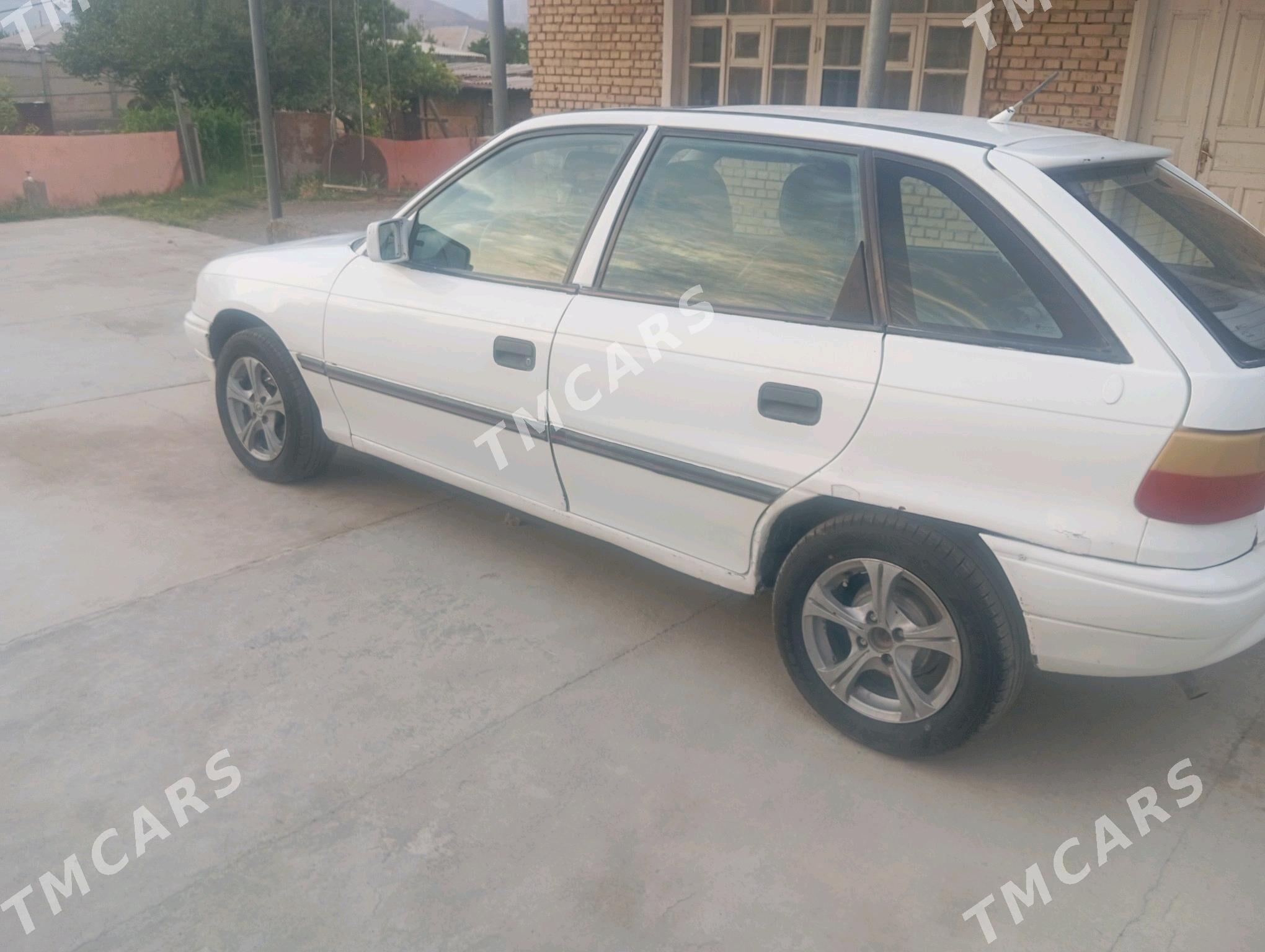 Opel Astra 1982 - 28 000 TMT - Гёкдепе - img 3