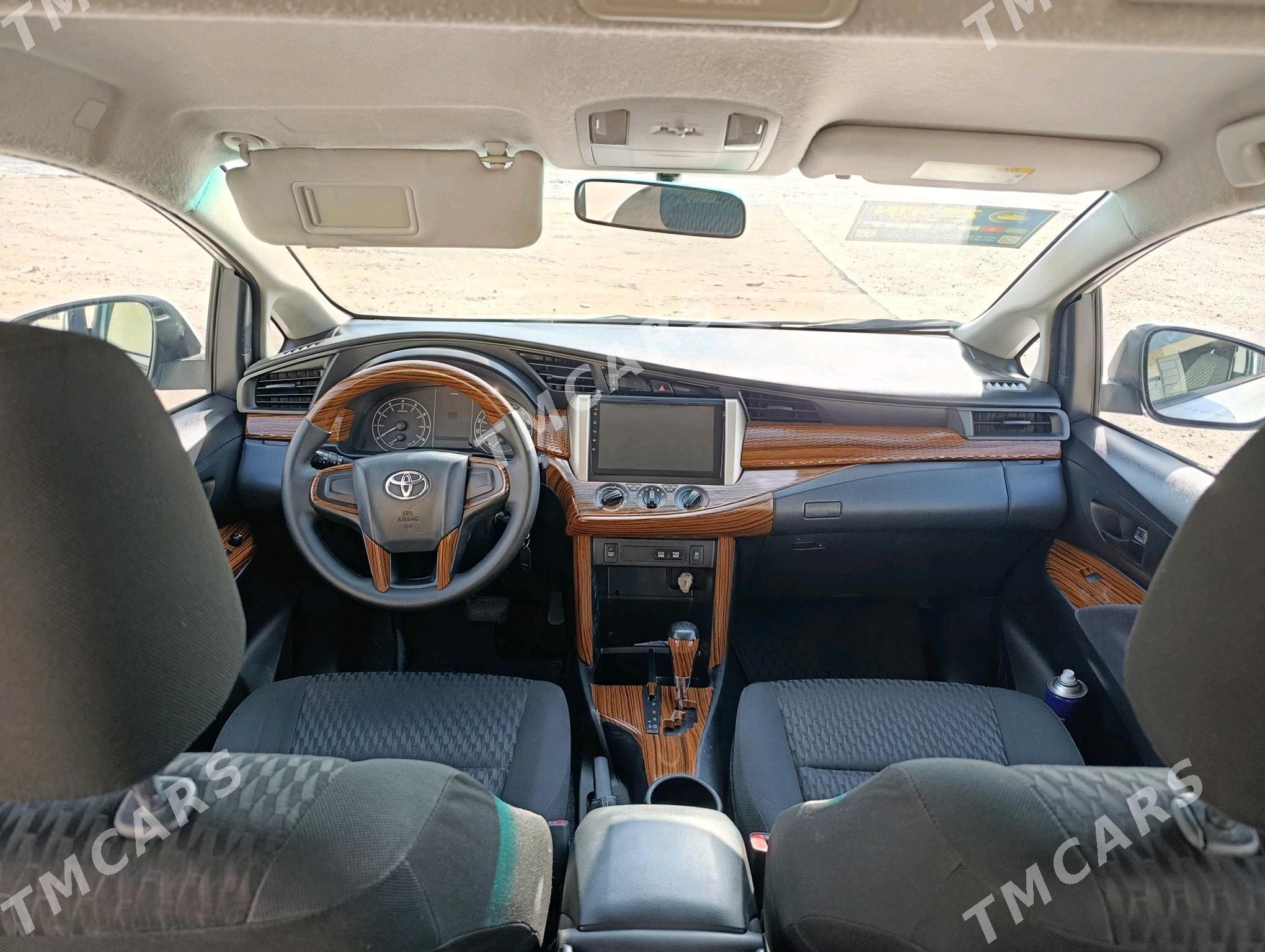 Toyota Innova 2020 - 240 000 TMT - Saýat - img 4