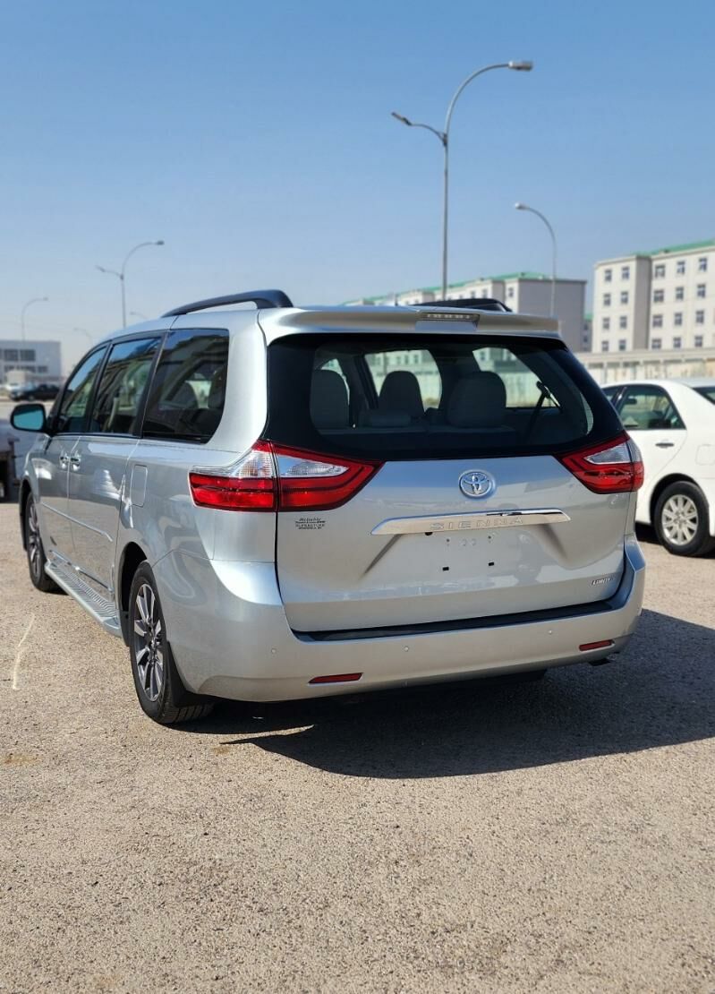 Toyota Sienna 2019 - 580 000 TMT - Мары - img 4