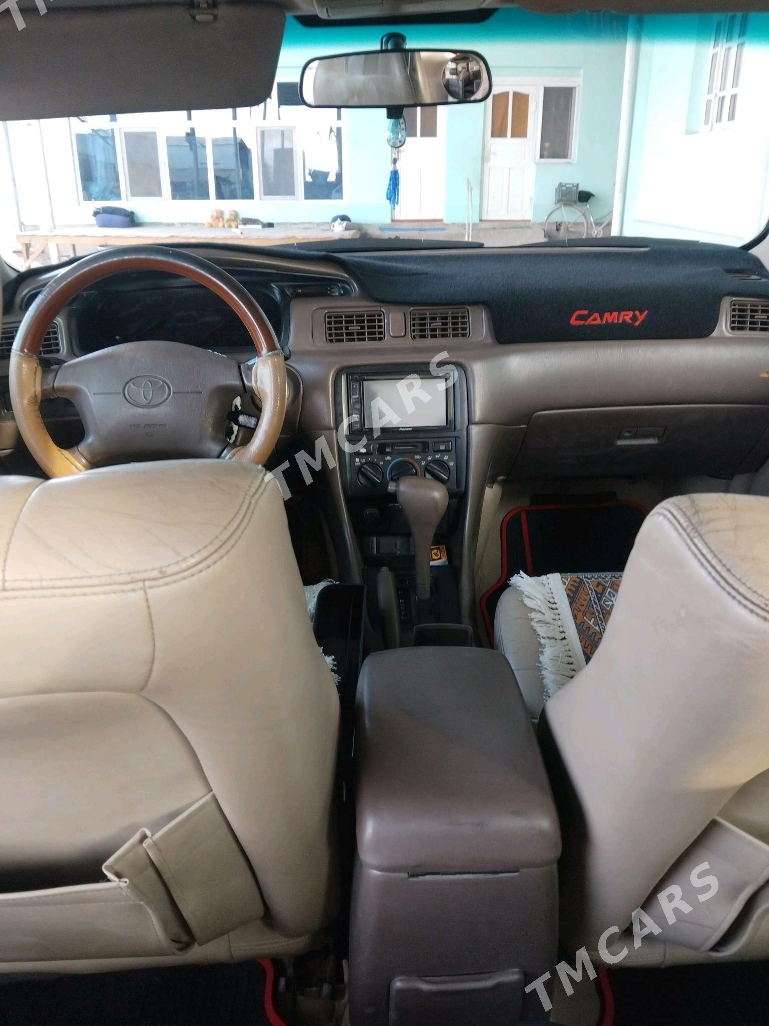 Toyota Camry 1998 - 121 000 TMT - Сакарчага - img 3
