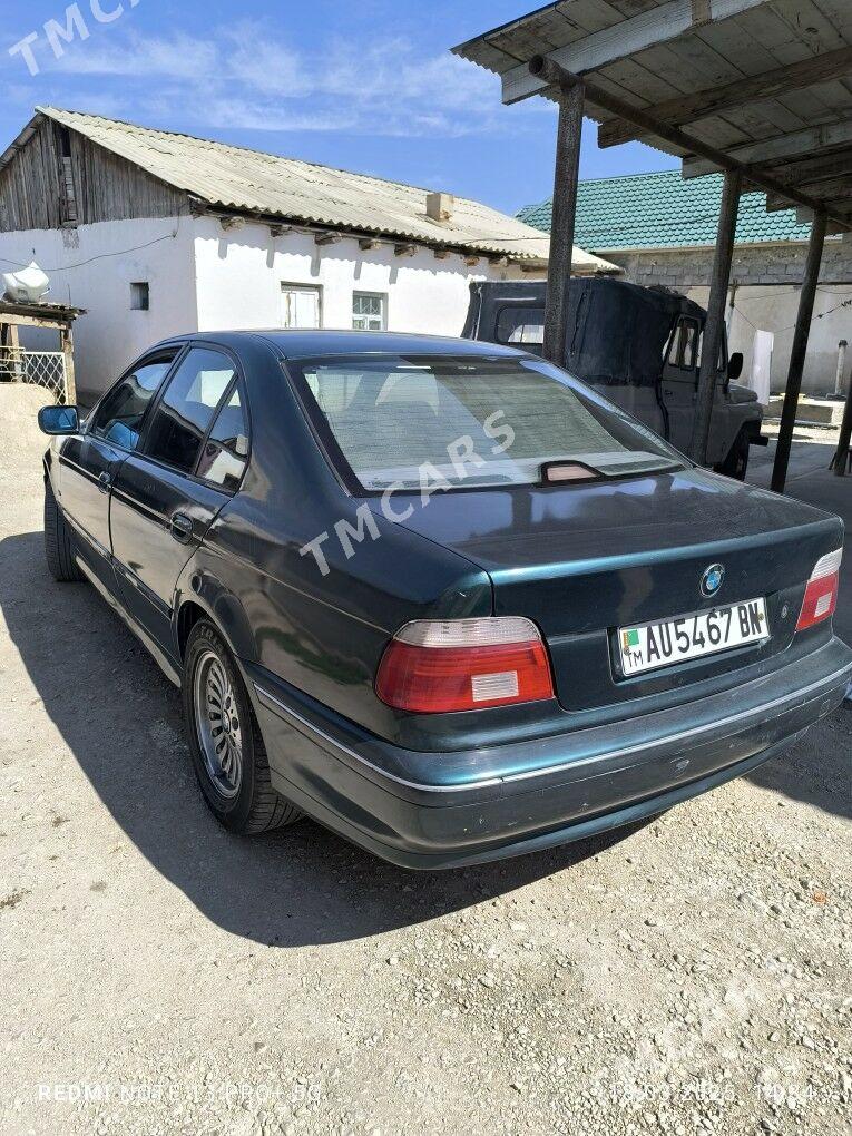 BMW E39 1998 - 70 000 TMT - Балканабат - img 3