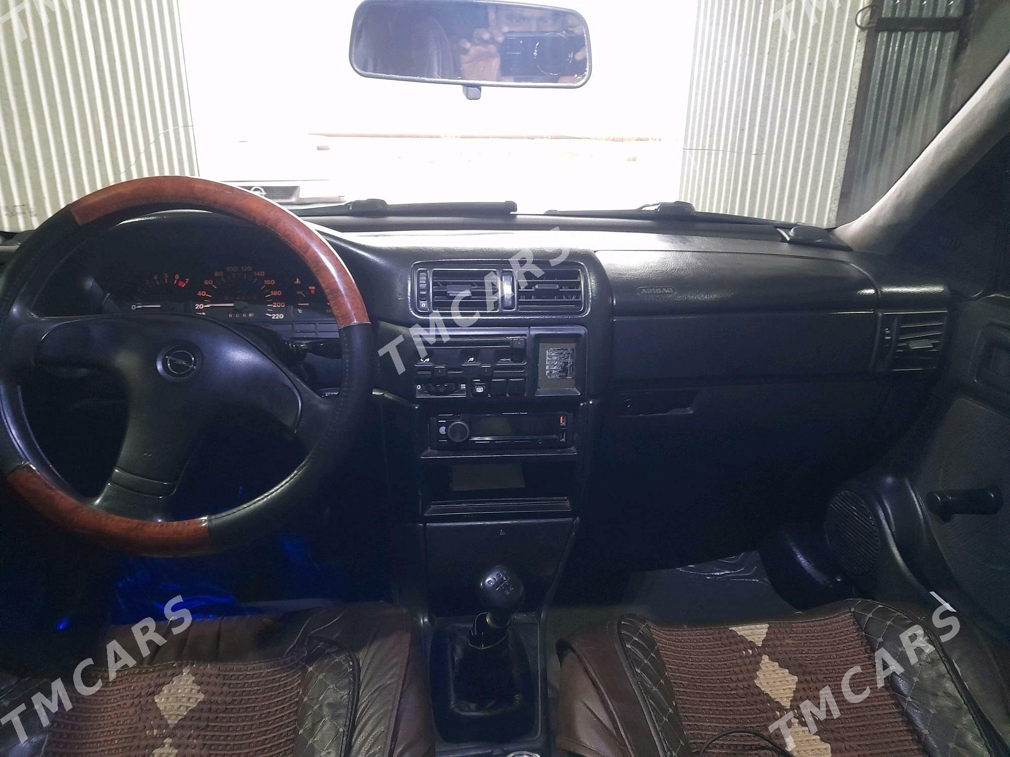 Opel Vectra 1989 - 30 000 TMT - Чарджоу - img 5