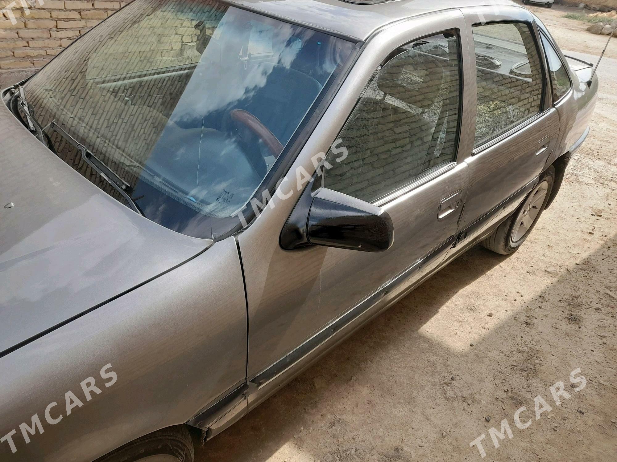 Opel Vectra 1989 - 30 000 TMT - Чарджоу - img 6