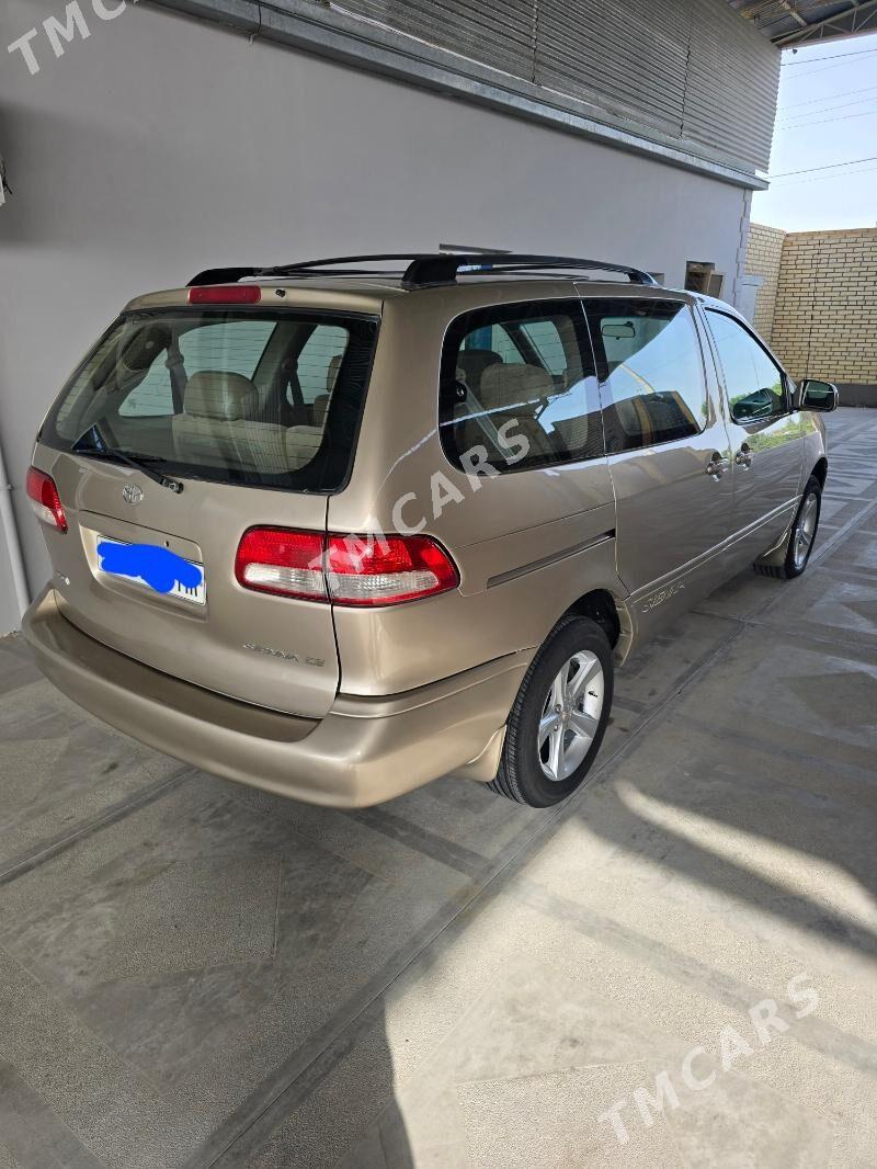 Toyota Sienna 2002 - 165 000 TMT - Мары - img 2