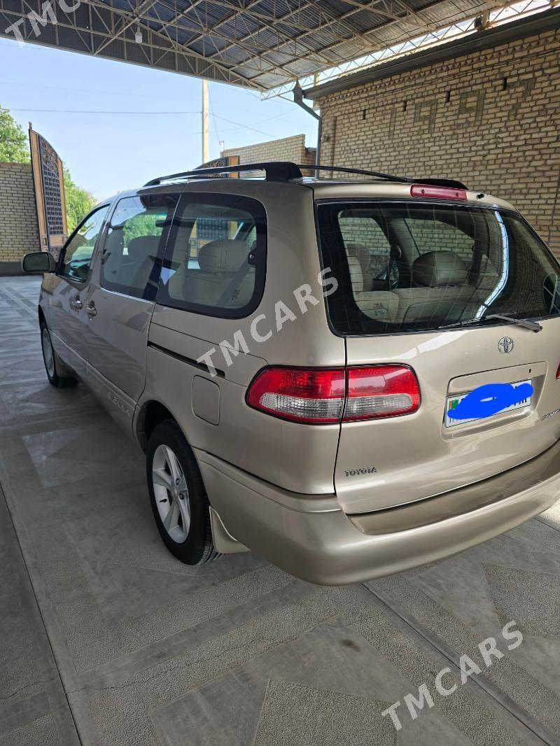 Toyota Sienna 2002 - 165 000 TMT - Мары - img 6