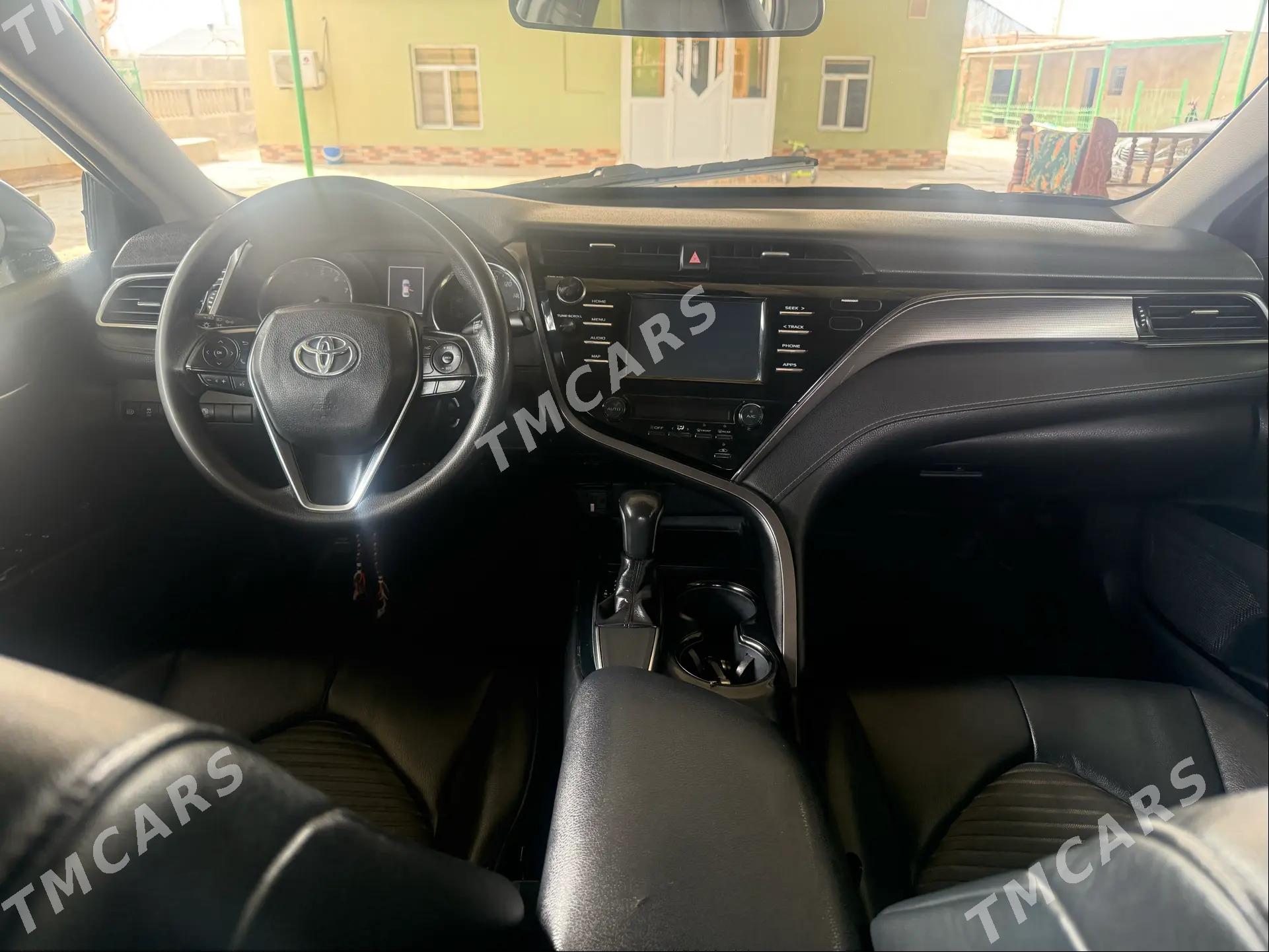 Toyota Camry 2018 - 310 000 TMT - Bäherden - img 4