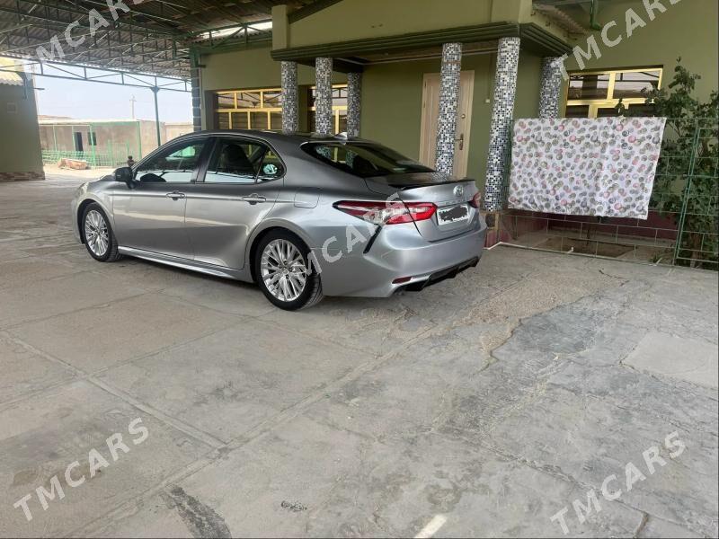 Toyota Camry 2018 - 310 000 TMT - Bäherden - img 5