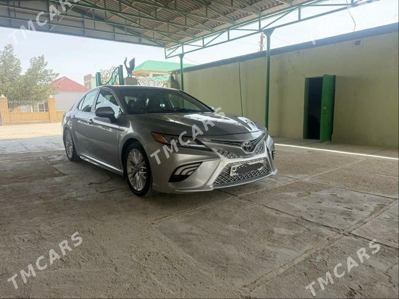 Toyota Camry 2018 - 310 000 TMT - Bäherden - img 7
