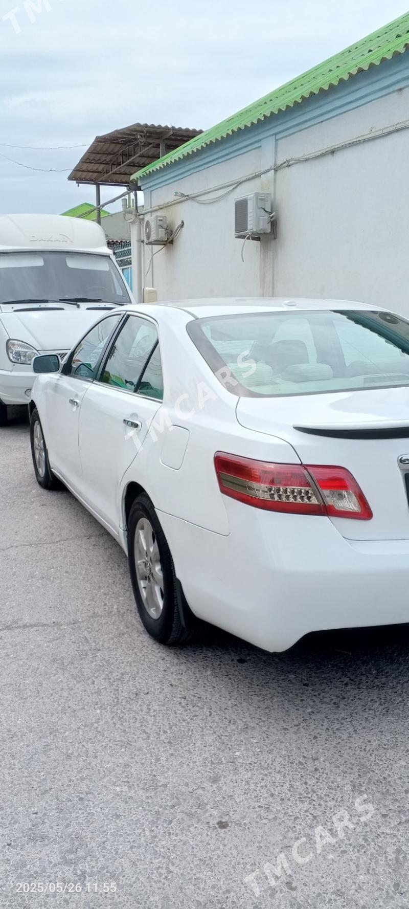 Toyota Camry 2011 - 170 000 TMT - Бузмеин - img 3