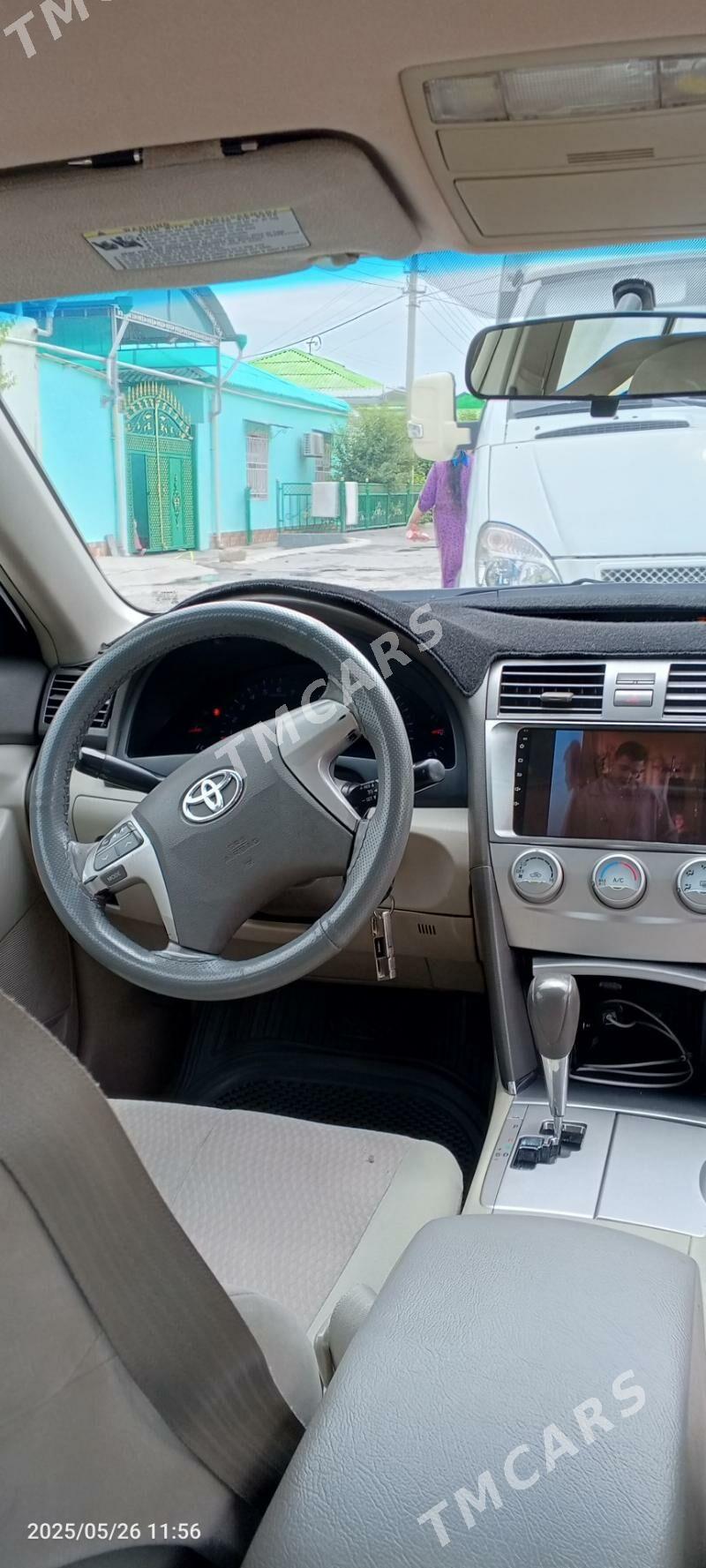 Toyota Camry 2011 - 170 000 TMT - Бузмеин - img 5