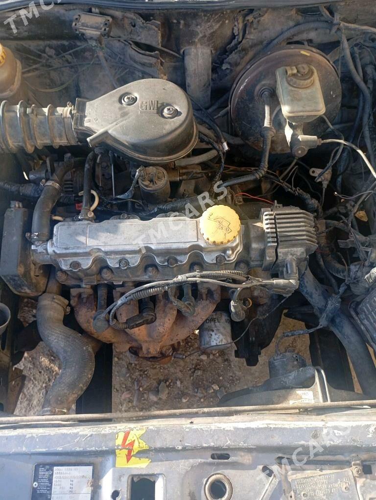 Opel Vectra 1989 - 23 000 TMT - Мары - img 4