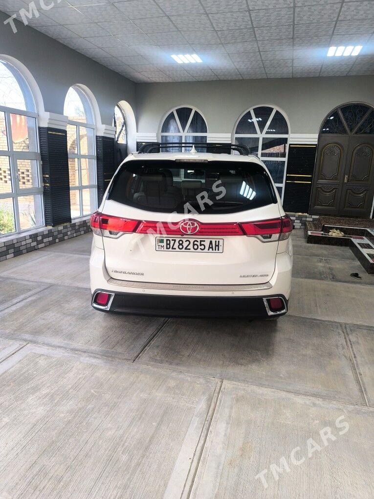 Toyota Highlander 2019 - 580 000 TMT - Туркменабат - img 2