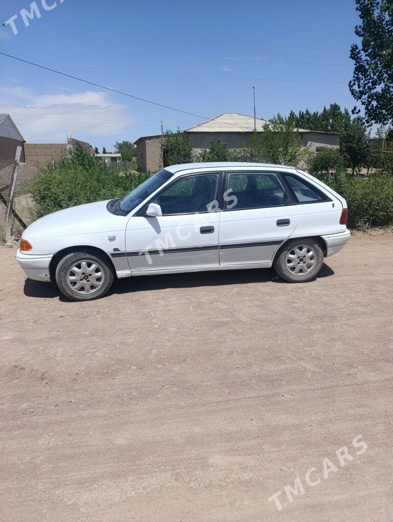 Opel Astra 1992 - 36 000 TMT - Gubadag - img 3