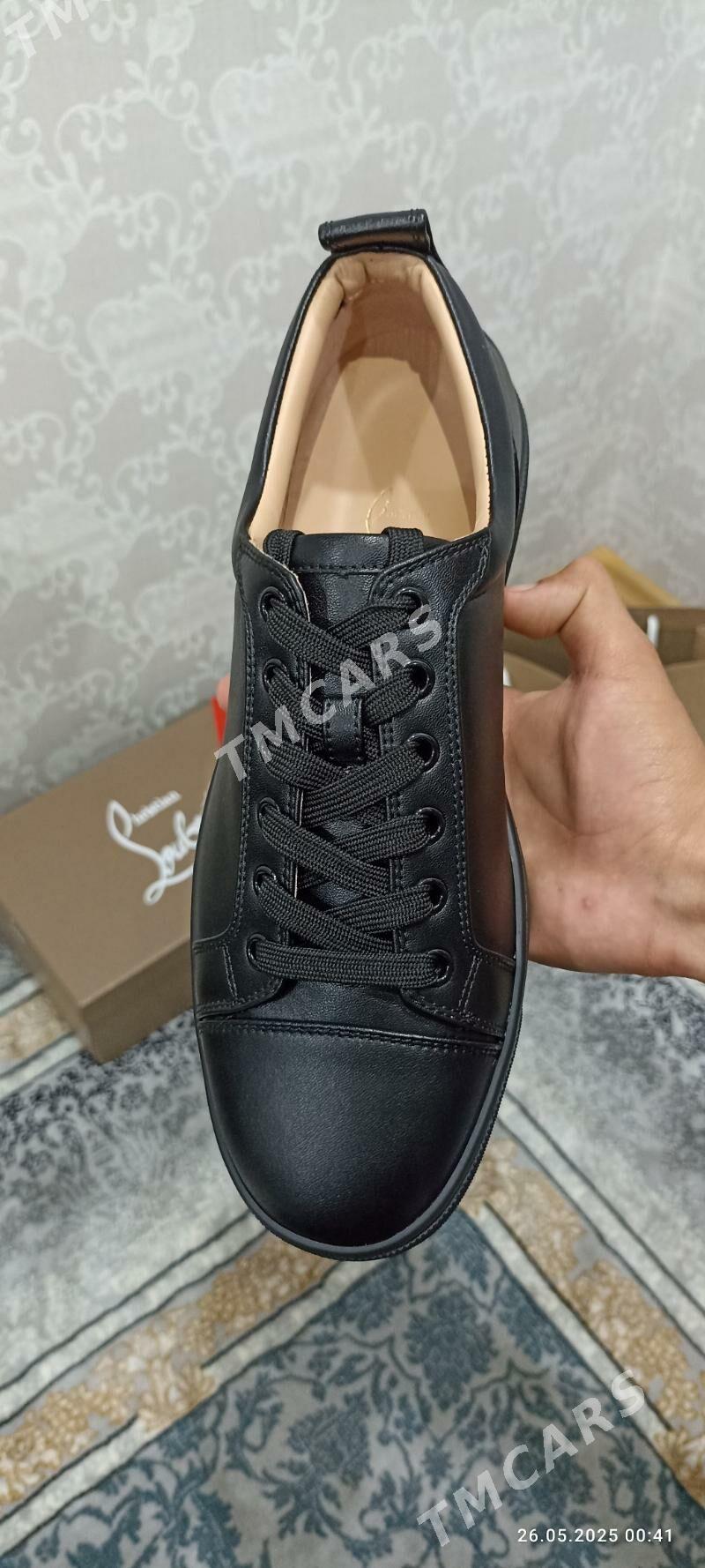 Louboutin - 5 mkr - img 5