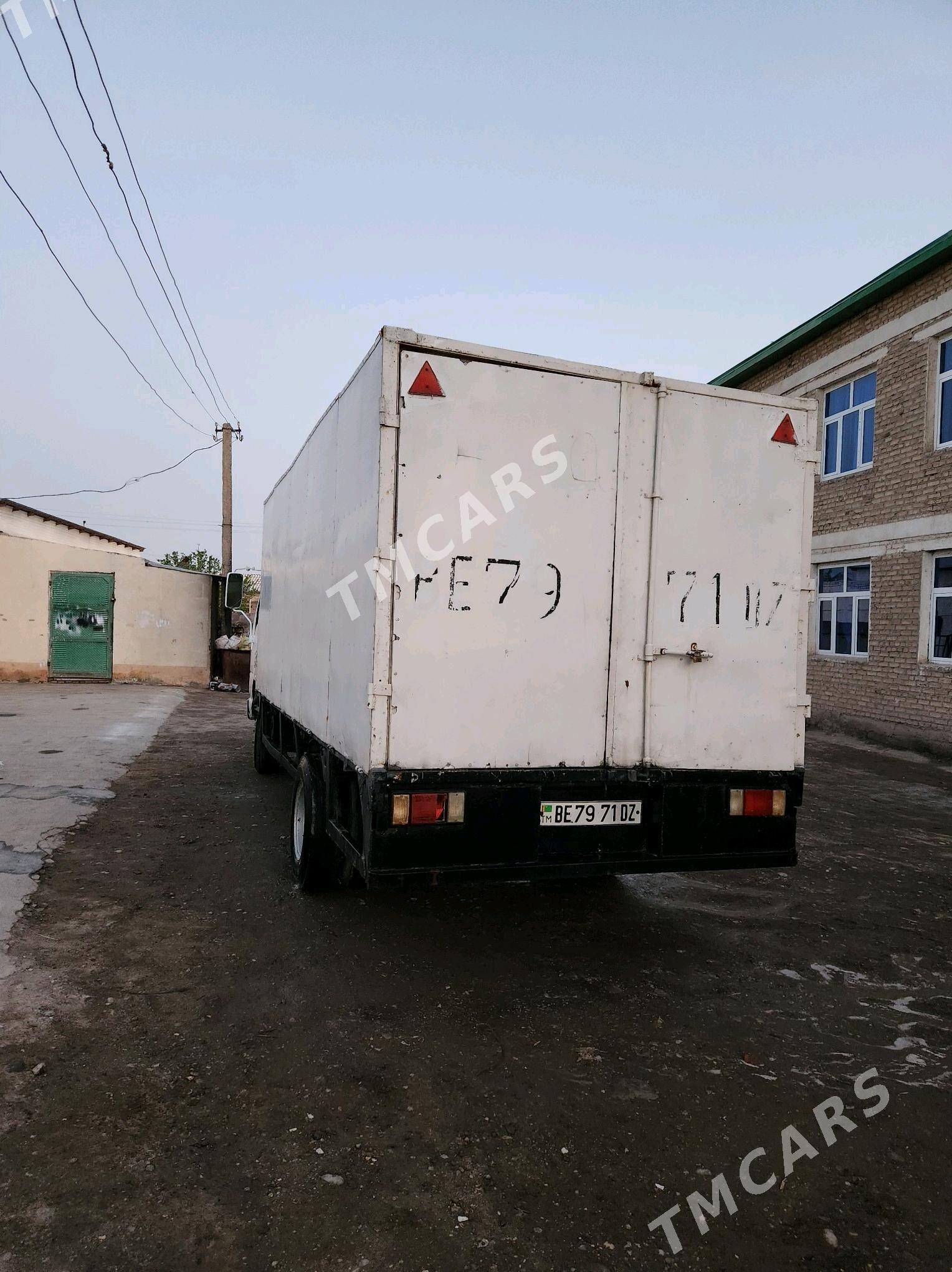 Isuzu Elf 2002 - 160 000 TMT - Дашогуз - img 4