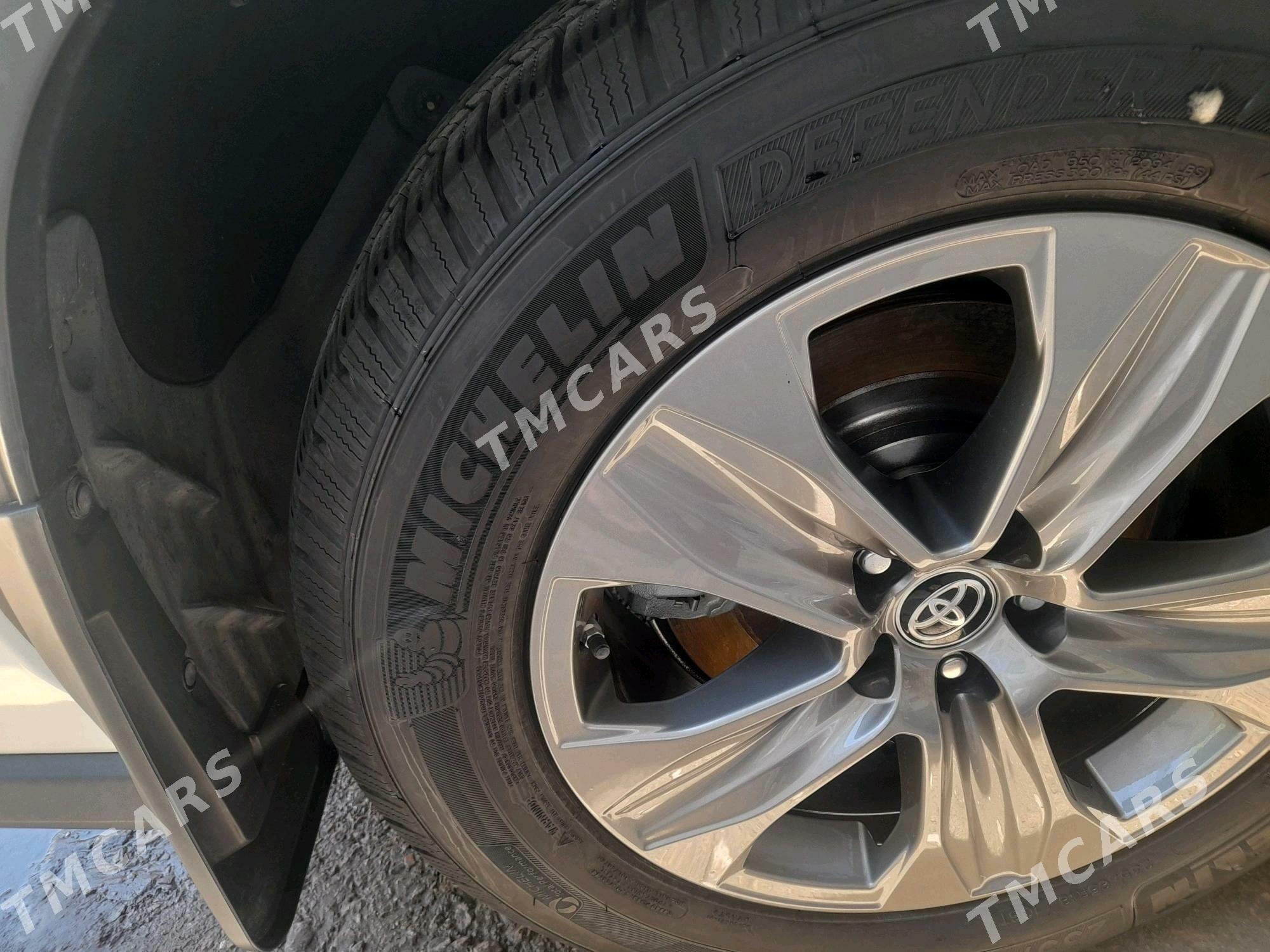 Toyota Highlander 2020 - 600 000 TMT - Дашогуз - img 10