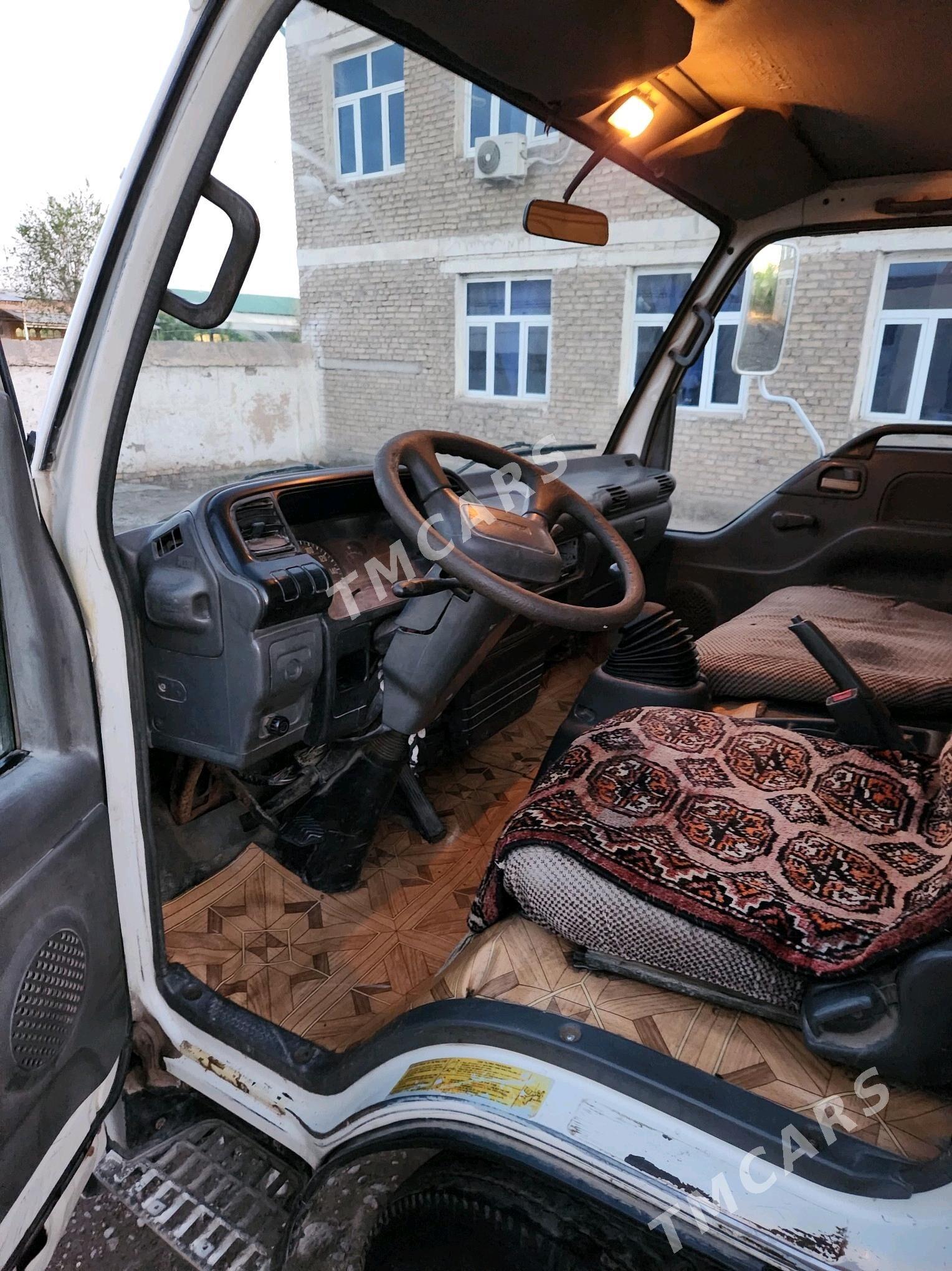 Isuzu Elf 2002 - 160 000 TMT - Дашогуз - img 6