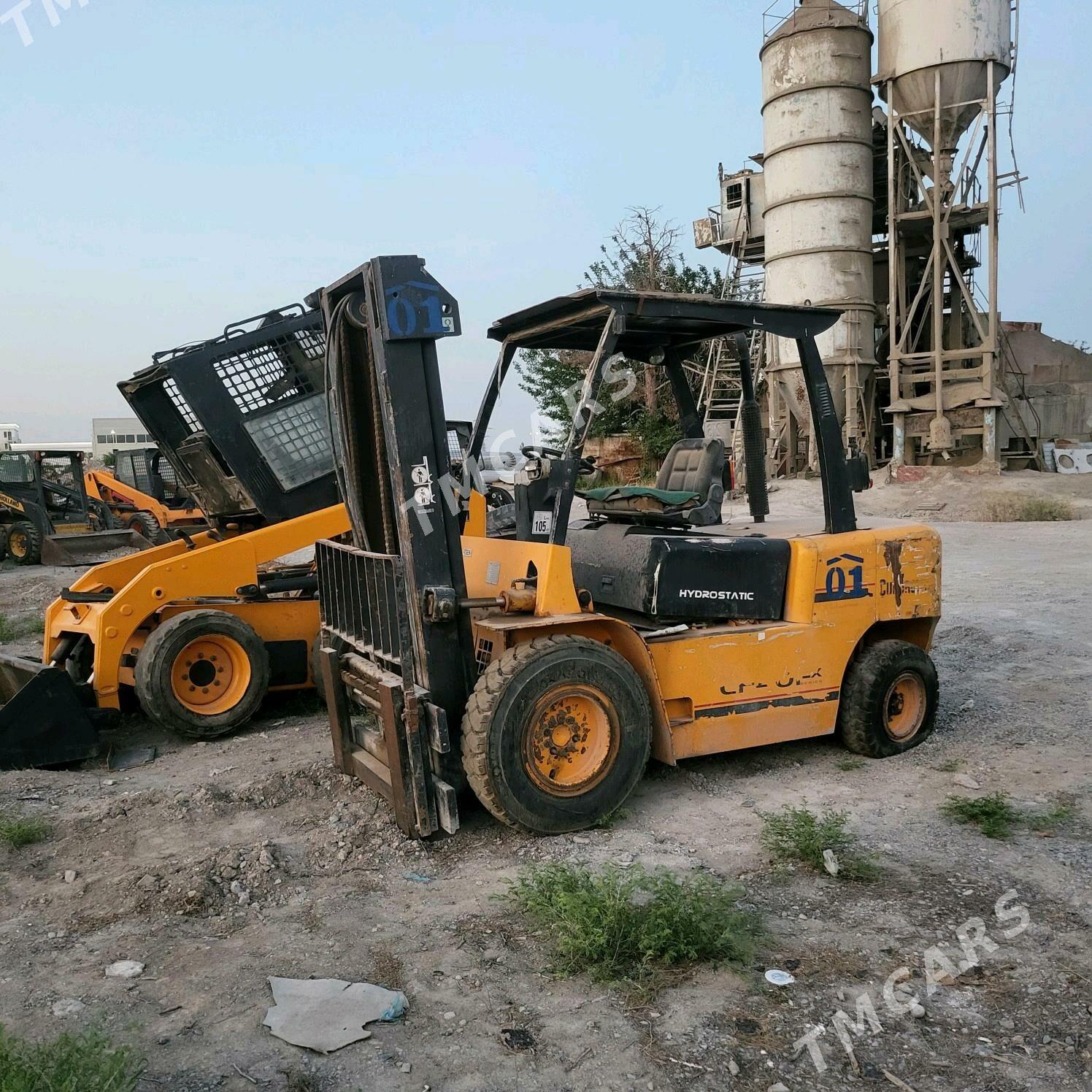 Kara Forklift 2010 - 180 000 TMT - Ашхабад - img 2