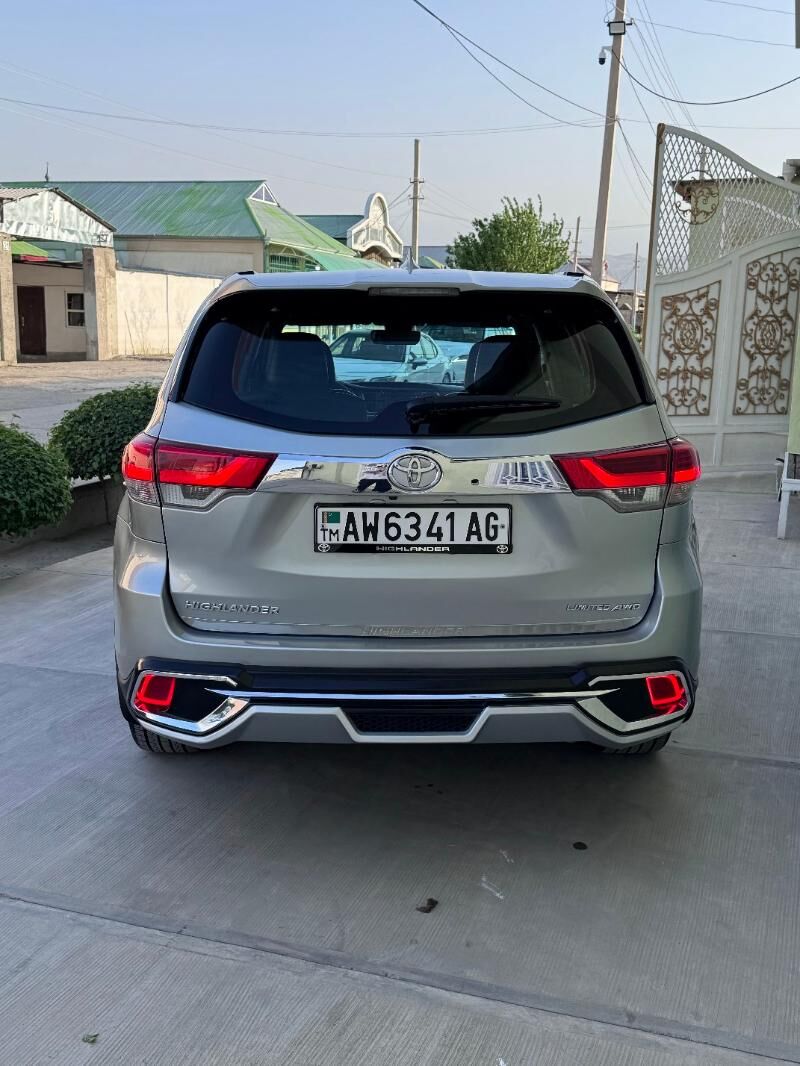 Toyota Highlander 2018 - 430 000 TMT - Ашхабад - img 4