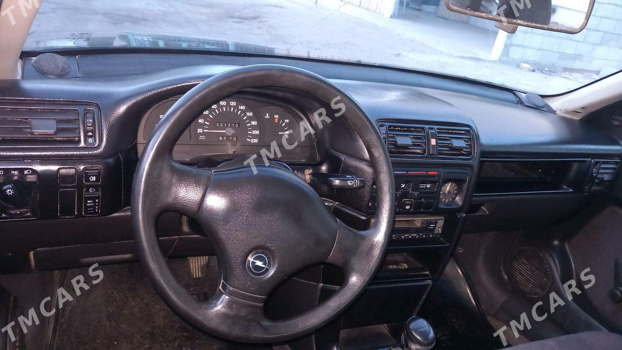 Opel Vectra 1992 - 27 000 TMT - Дашогуз - img 4
