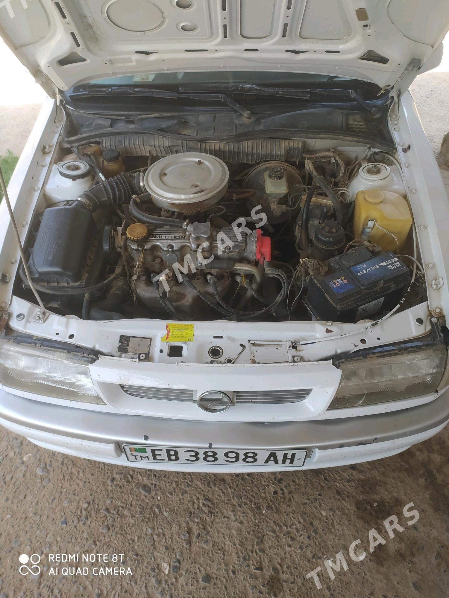 Opel Vectra 1993 - 33 000 TMT - Sarahs - img 3
