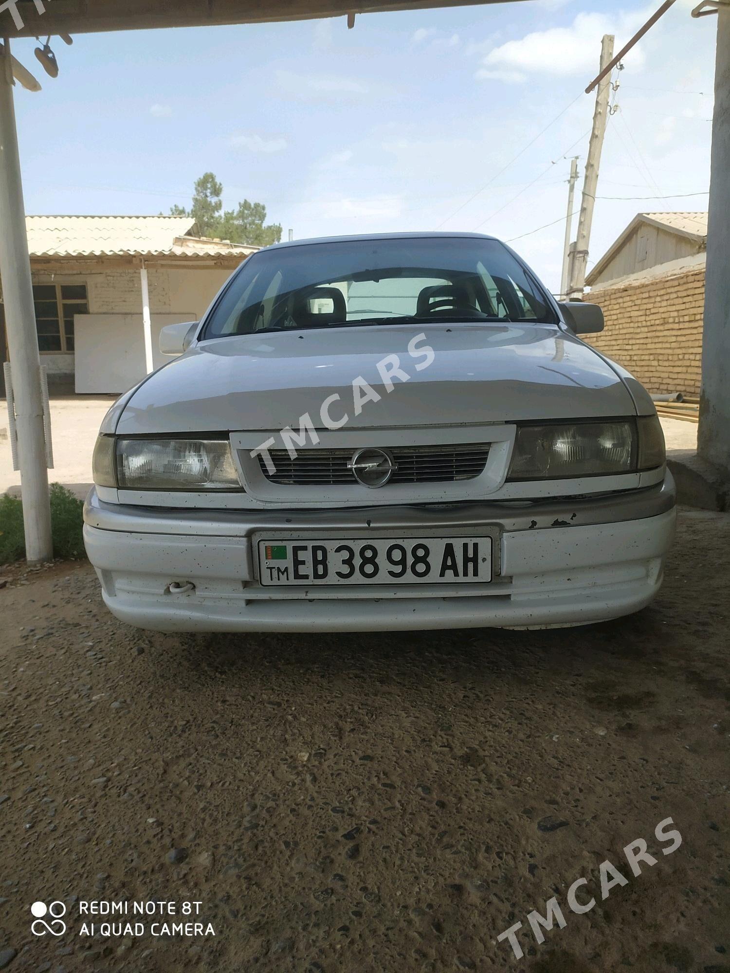 Opel Vectra 1993 - 33 000 TMT - Sarahs - img 4