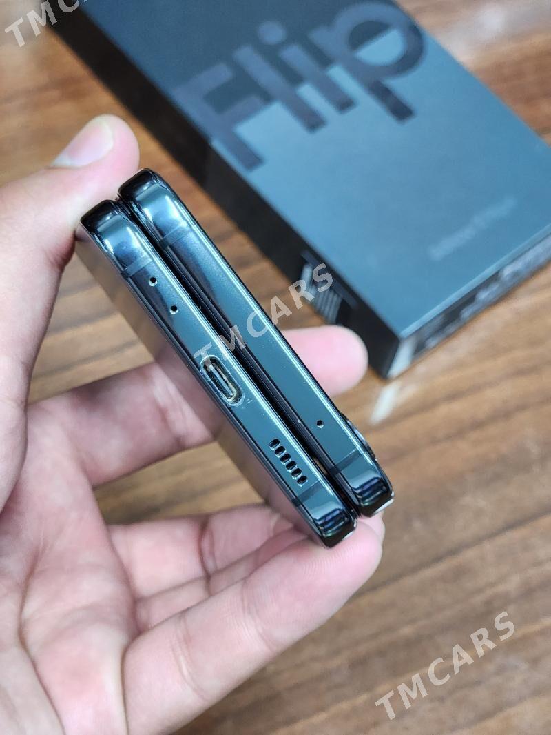 Z Flip 4  8/256Gb - Mary - img 4