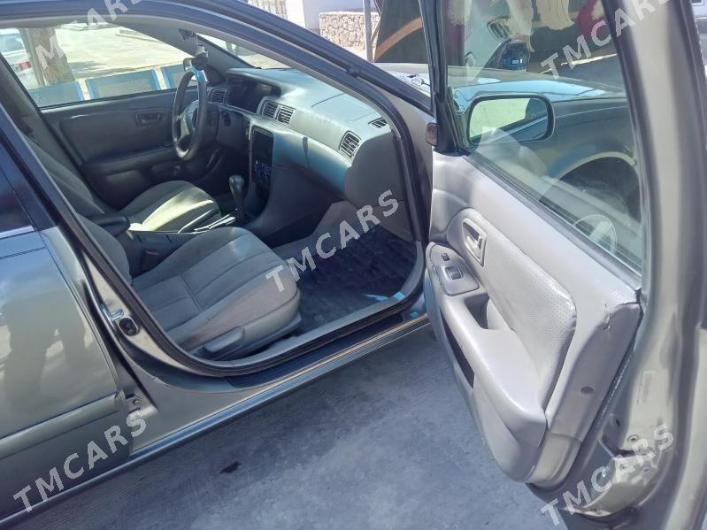 Toyota Camry 2001 - 140 000 TMT - Достлук - img 2