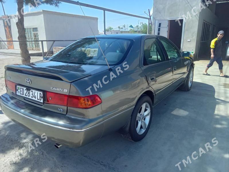 Toyota Camry 2001 - 140 000 TMT - Достлук - img 8