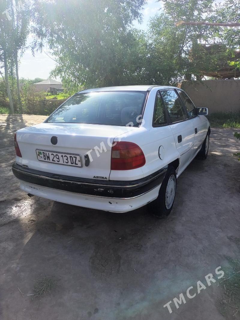 Opel Astra 1994 - 26 000 TMT - Гурбансолтан Едже - img 2