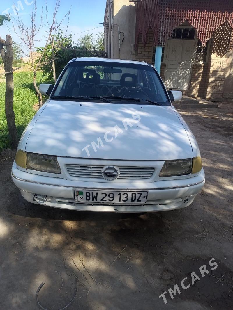 Opel Astra 1994 - 26 000 TMT - Гурбансолтан Едже - img 3