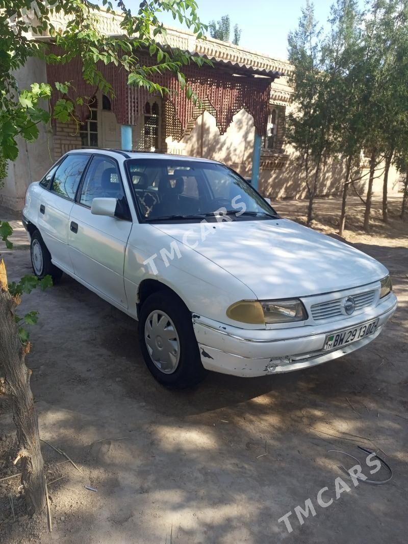 Opel Astra 1994 - 26 000 TMT - Гурбансолтан Едже - img 8