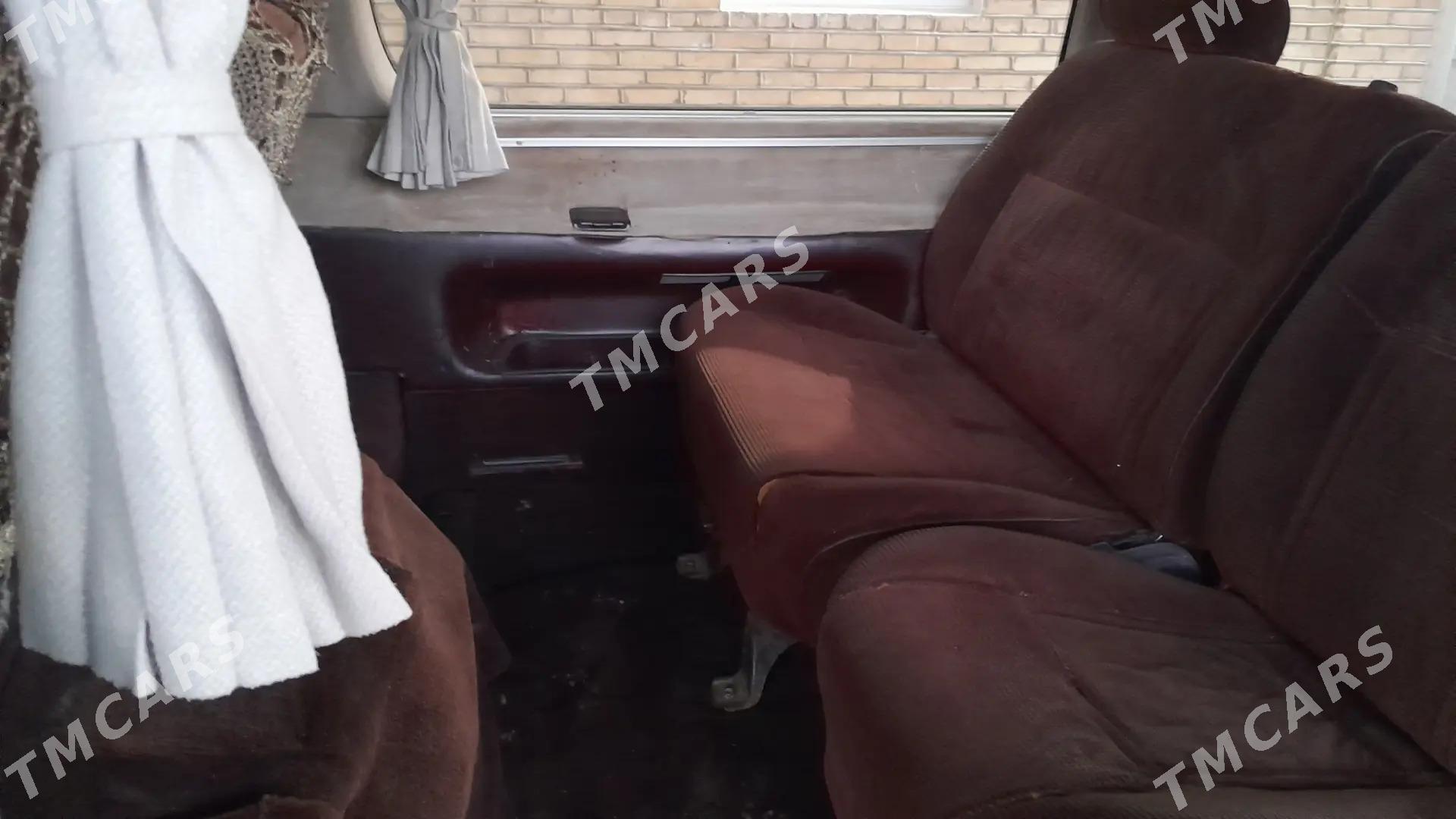 Toyota Hiace 1992 - 60 000 TMT - Мары - img 4